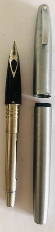 SHEAFFER SILVER FOUNTAIN PEN AND BALLPOINT PEN IN ORIGINAL BOX IN EXCELLENT CONDITION