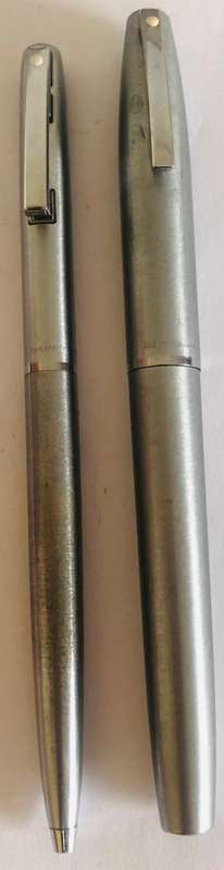 SHEAFFER SILVER FOUNTAIN PEN AND BALLPOINT PEN IN ORIGINAL BOX IN EXCELLENT CONDITION