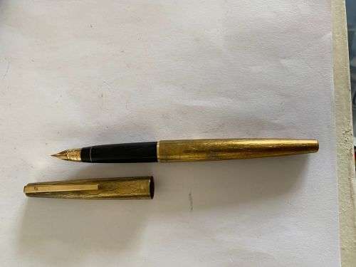 SHEAFFER FOUNTAIN PEN MESH DESIGN WITH 14K GOLD NIB IN ORIGINAL BOX IN EXCELLENT CONDITION