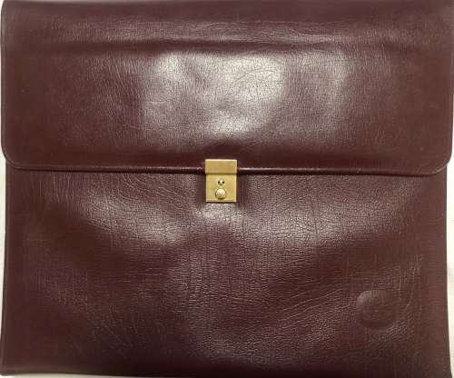 VINTAGE BURGUNDY FOLDER WITH LOCK