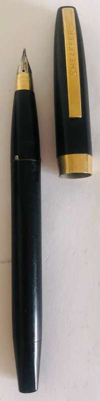 VINTAGE SHEAFFER`S FOUNTAIN PEN AND PENCIL BLACK AND GOLD IN ORIGINAL BOX