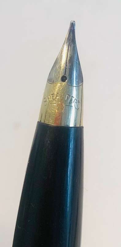 VINTAGE SHEAFFER`S FOUNTAIN PEN AND PENCIL BLACK AND GOLD IN ORIGINAL BOX