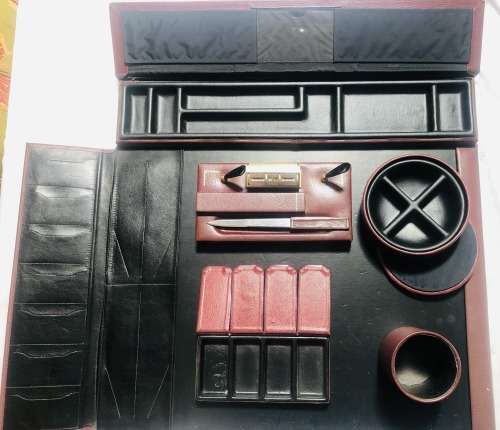 MATCHING MAROON LEATHER DESKTOP SET: DESKTOP CALENDAR HOLDER, 4 STATIONERY HOLDERS MANUAL CALENDAR