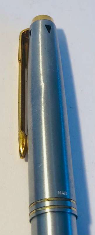 PARKER MULTI-INK STAINLESS STEEL AND GOLD BALLPOINT PEN IN BOX