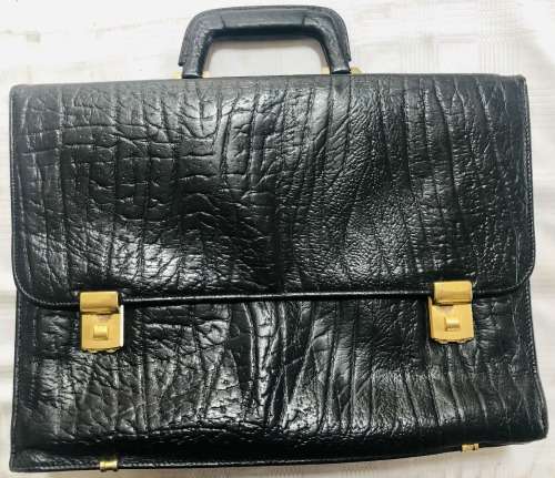 AMIET BLACK BRIEFCASE WITH SEVERAL COMPARTMENTS IN EXCELLENT CONDITION