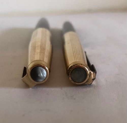 VINTAGE SET PARKER 61 ROLLED GOLD FOUNTAIN PEN WITH 14K NIB AND BALLPOINT PEN-GOLD AND BLACK