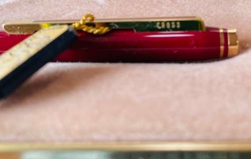 RARE!! CROSS SIGNATURE SERIES BURGUNDY BALLPOINT PEN IN MINT CONDITION UNUSED IN BOX