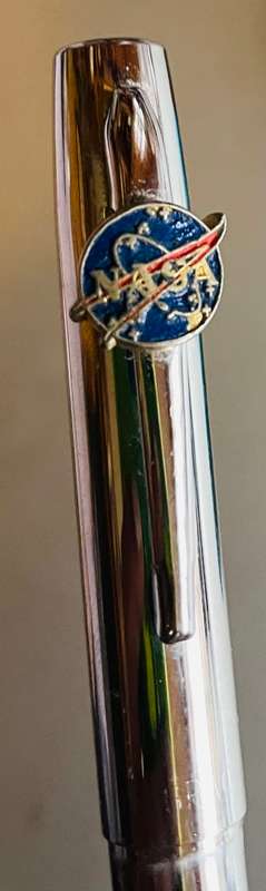 VINTAGE CHROME FISHER SPACE PEN WITH NASA LOGO