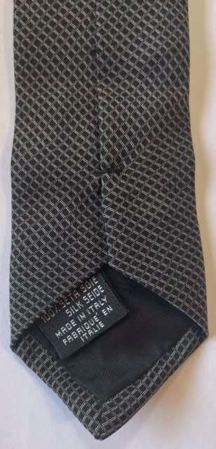 ORIGINAL GIORGIO ARMANI GREY MENS PURE SILK TIE WITH WAVE SELF PATTERN, MADE IN ITALY!