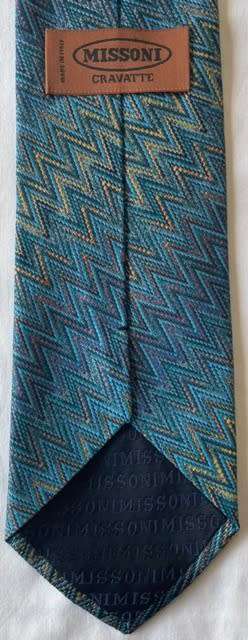 ORIGINAL MISSONI PURE SILK CLASSIC BLUE CHEVRON PATTERN TIE, MADE IN ITALY!