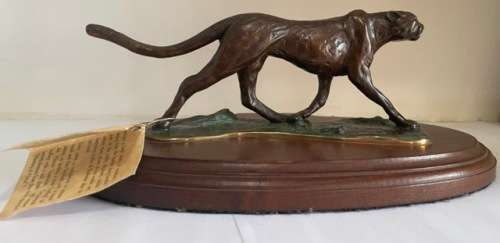 SIGNED!! LIMITED EDITION DESK TOP SIZE BRONZE SCULPTURE, WALKING LEOPARD BY KLAUS D. MATZKE, 10/50