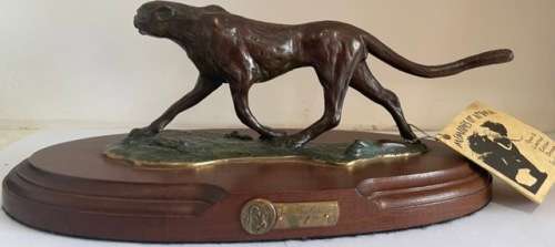 SIGNED!! LIMITED EDITION DESK TOP SIZE BRONZE SCULPTURE, WALKING LEOPARD BY KLAUS D. MATZKE, 10/50