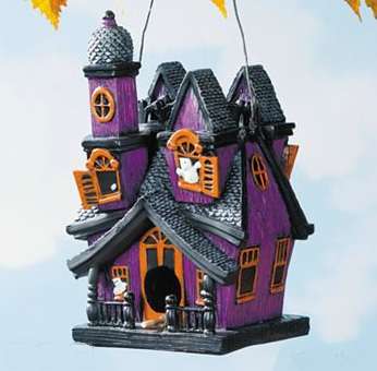 Casper's 'Spooktacular' Birdhouse
