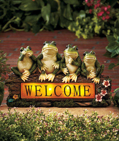 Solar Frog Welcome Light