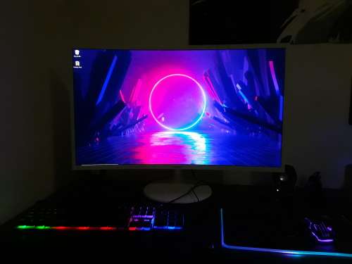 32" Samsung Curved Monitor