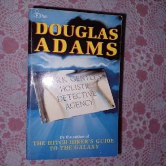 Dirk Gently`s Holistic Detective Agency  Douglas Adams