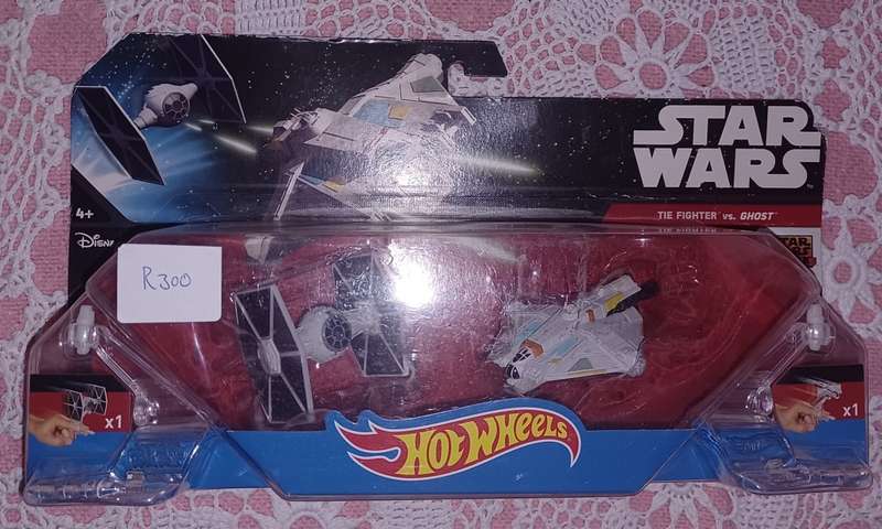Star Wars Hot Wheels Die Cast Tie Fighter vs Ghost 2018