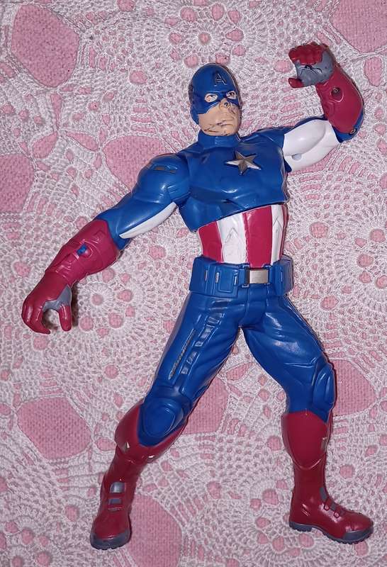 Captain America Marvel 2012 Toy Twist