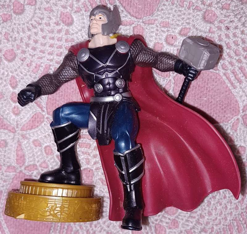 Marvel  Playmation  Thor Collectible Figurine