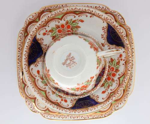Roslyn China fine bone china tea trio - marking