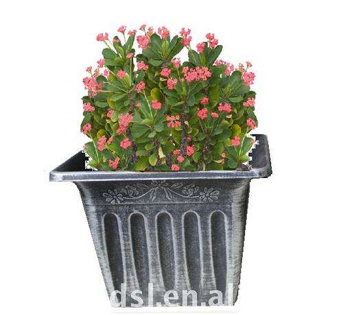 BEAUTIFUL LARGE PLASTIC FLOWER POT WITH DESIGN