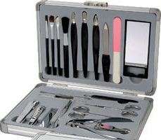 22 PIECE HIGH QUALITY MANICURE SET WITH CARRY CASE