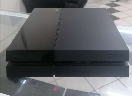 Playstation 4 Console