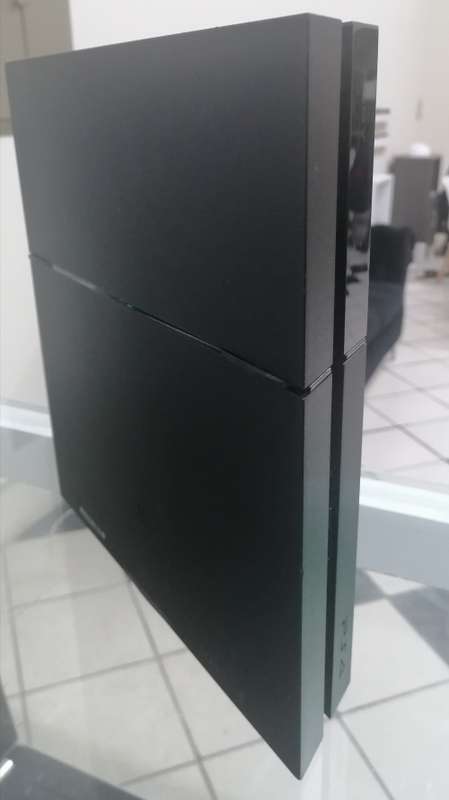 Playstation 4 Console