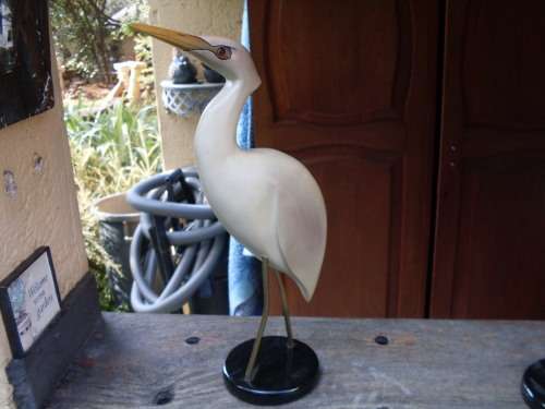 LIMITED EDITION 440 OF 2000 FEATHERS OF KNYSNA HAND CARVED AND PAINTED MALE EGRET BIRD