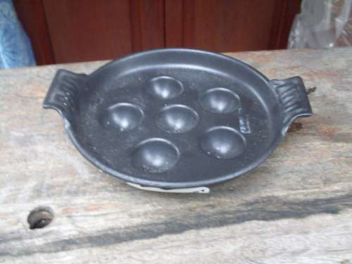 LE CREUSET FRANCE CAST METAL SNAIL DISH (FONTE EMAILLEE)