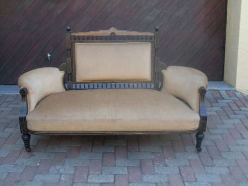 VERY UNUSUAL ANTIQUE VICTORIAN OR EDWARDIAN SETTEE / COUCH CASTORS DARK ON LIGHT, INLAY, GR8 DETAIL