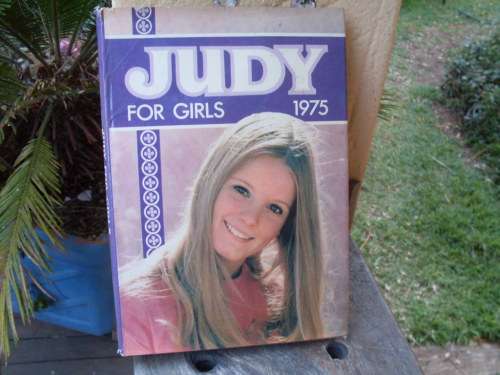 VINTAGE 1975 JUDY FOR GIRLS ANNUAL WITH DUSTCOVER