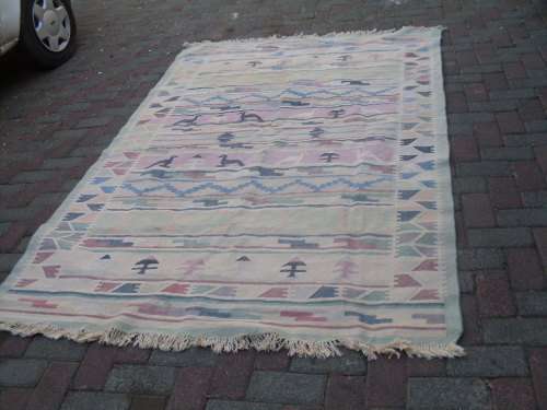 1980'S? LARGE ORIENTAL COTTON KILIM CARPET WITH PASTEL PALETTE OF COLOURS GEOMETRIC +++ BIRD MOTIF