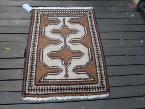HAND KNOTTED PERSIAN FERDOWS RUG WITH BASIC GEOMETRIC PATTERN BROWN TONES