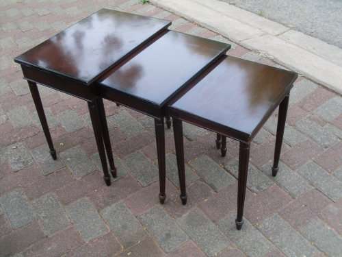 STUNNING VINTAGE BEAUTIFULLY SLOTTING IN NEST OF MAHOGANY TABLES. ELEGANT LEGS!