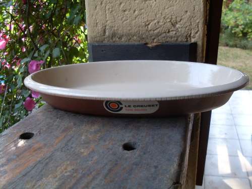 2nd OF THE VINTAGE LE CREUSET (FRENCH) CAST DISHES NO. 32 BROWNS