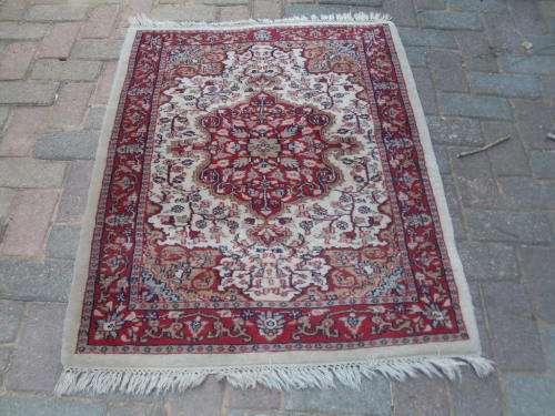 WHAT A BEUT!! BELIEVED TO BE A PERSIAN ZANJAN RUG. FINE HAND KNOTTING , NICELY PILED  FLORAL ++