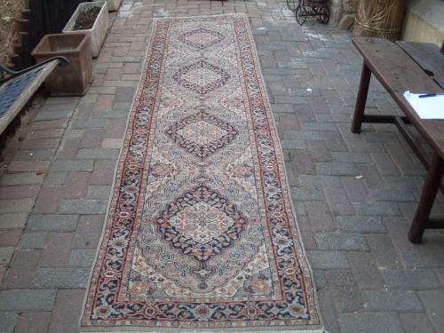 VINTAGE (1990) PERSIAN STYLE ORIENTAL HAND KNOTTED JAIPUR RUNNER FLORAL + GEOMETRIC TYPICAL TONES