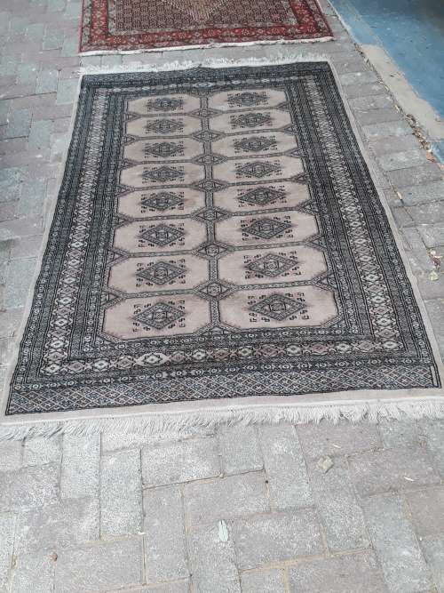 FIRST ONE I HAVE HAD A ORIENTAL PERSIAN STYLE HAND MADE JALDAR CARPET. MUTED TONES GEOMETRIC. SUPER!