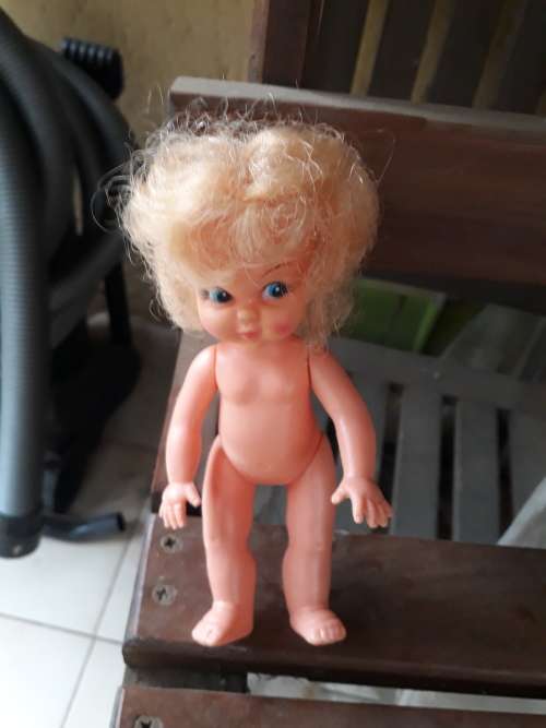 VINTAGE COLLECTABLE CELLULOID PLASTIC BLONDE BLUE EYED BLUSHING GIRL DOLL HONG KONG SO SWEET REALLY!