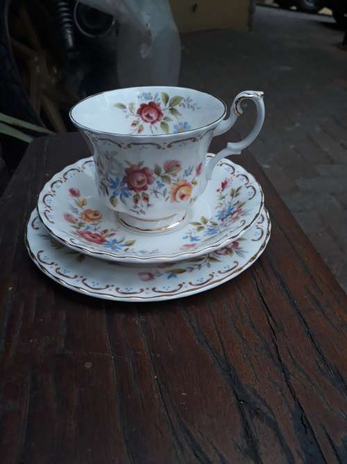 WOW! MY FAV.  ROYAL ALBERT PRETTY AS ANYTHING JUBILEE ROSE TEA TRIO