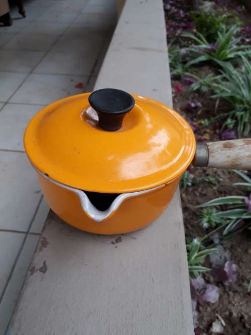 WOW! GROOVY, VINTAGE LE CREUSET MADE IN FRANCE ORANGE/YELLOW CAST ENAMELLED SAUCEPAN + LID