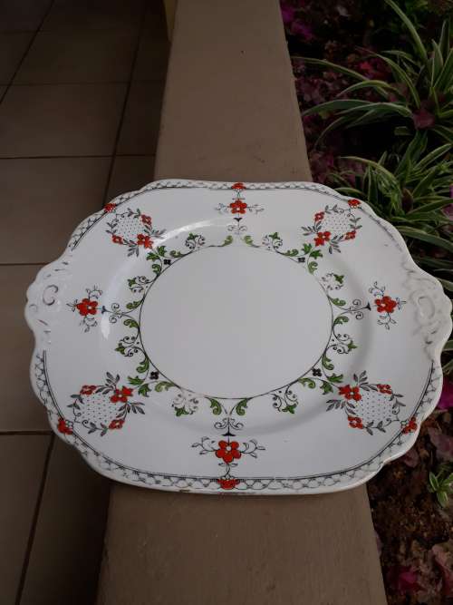 TUSCAN CHINA ENGLAND PARTIALLY HAND PAINTED VINTAGE CAKE SERVING PLATE FLORAL LEAF ++
