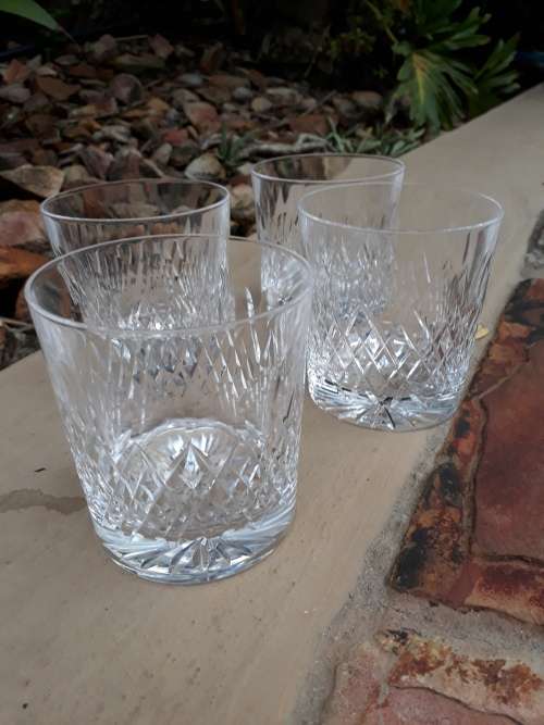 BEAUTIFUL SET OF FOUR CRYSTAL TUMBLERS DIAMOND FLASH STAR CUT