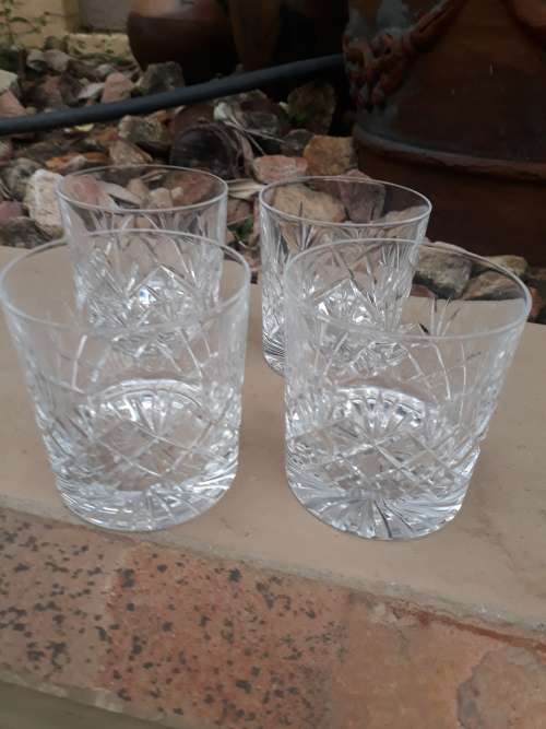 BEAUTIFUL SET OF FOUR CRYSTAL TUMBLERS DIAMOND FLASH STAR CUT