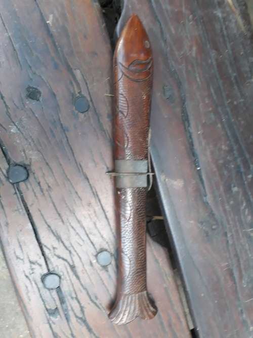 THERE IS SOMETHING FISHY ABOUT THIS! VINTAGE CARVED FISH SHAPED SHEATH & KNIFE WOOD & METAL. INDIAN