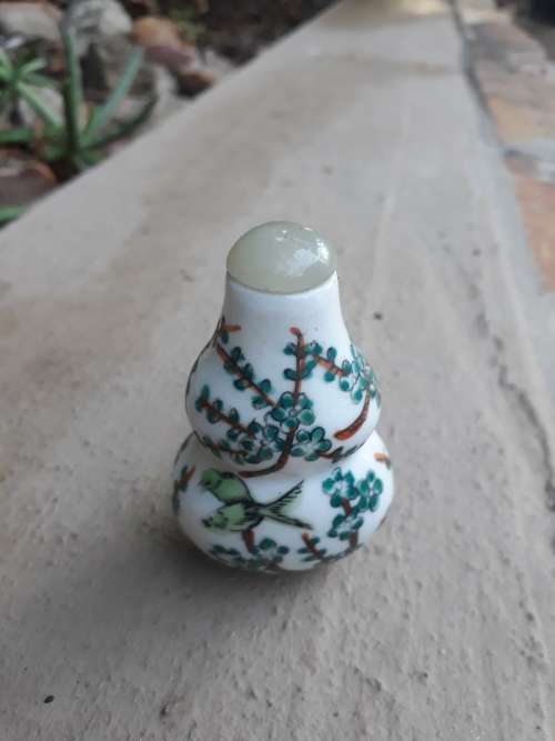 LOVELY VINTAGE COLLECTABLE CLEARLY MARKED CHINESE SNUFF BOTTLE