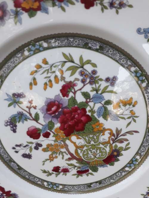EXQUISITE & BEAUTIFULLY MADE PARAGON FINE BONE CHINA ENGLAND TREE OF KASHMIR DINNER PLATE
