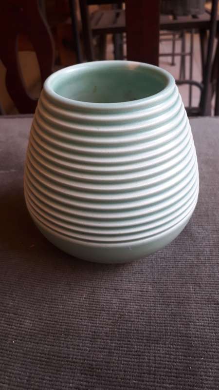 VINTAGE, BELIEVED 1930'S CARLTON WARE RIBBED PALE GREEN VASE