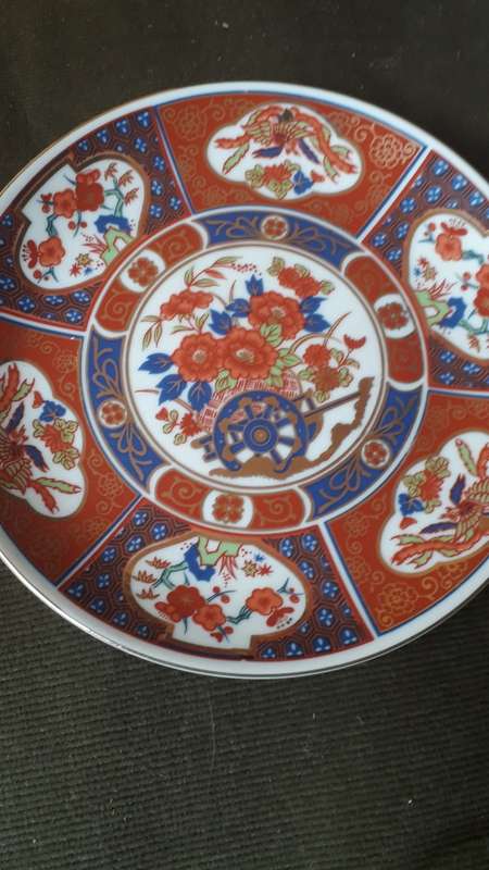 BELIEVED IMARI  LOVELY DECORATIVE 16.5CM PLATE NUMBER 1